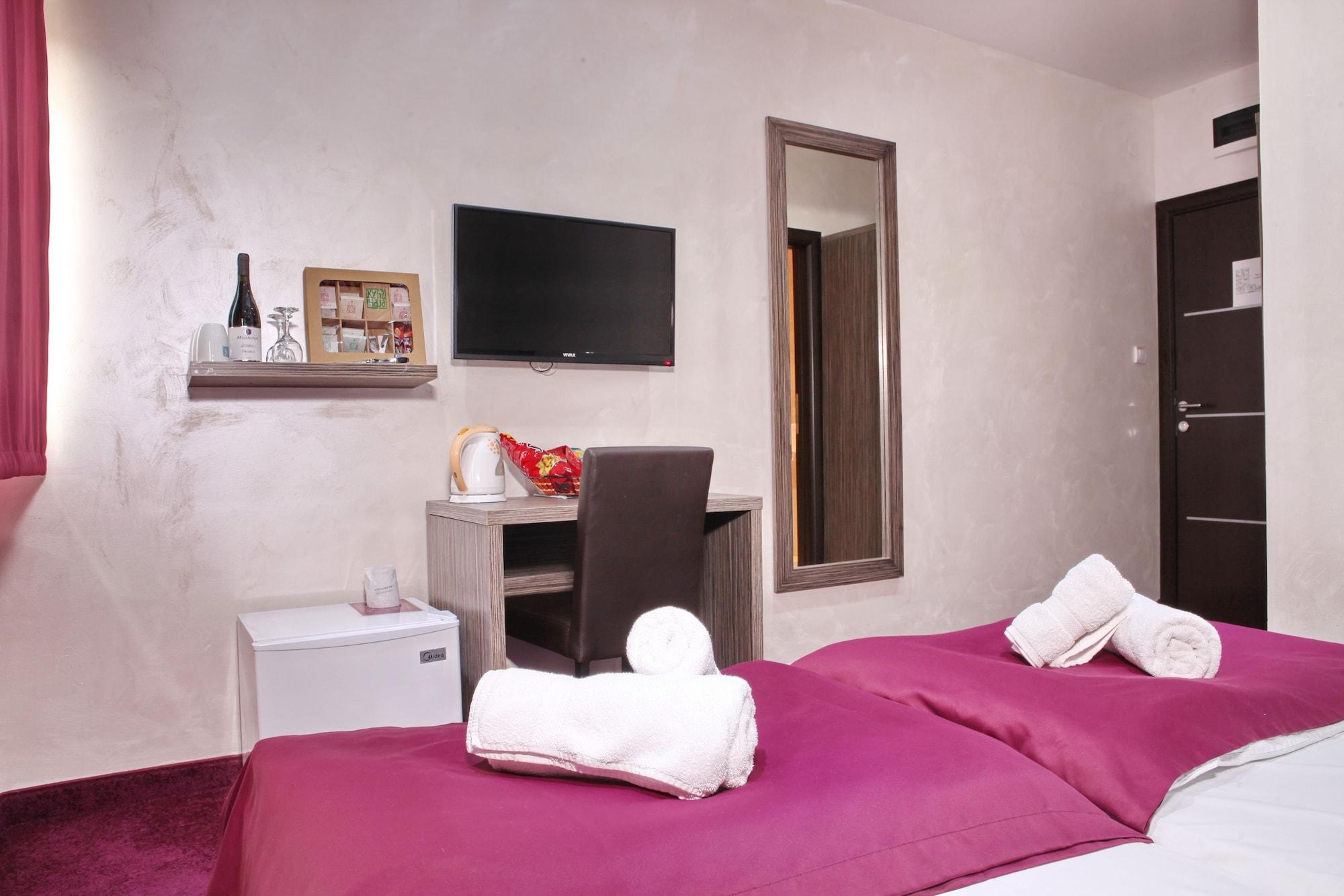 Side One Design Hotel Garni Belgrade Exterior photo