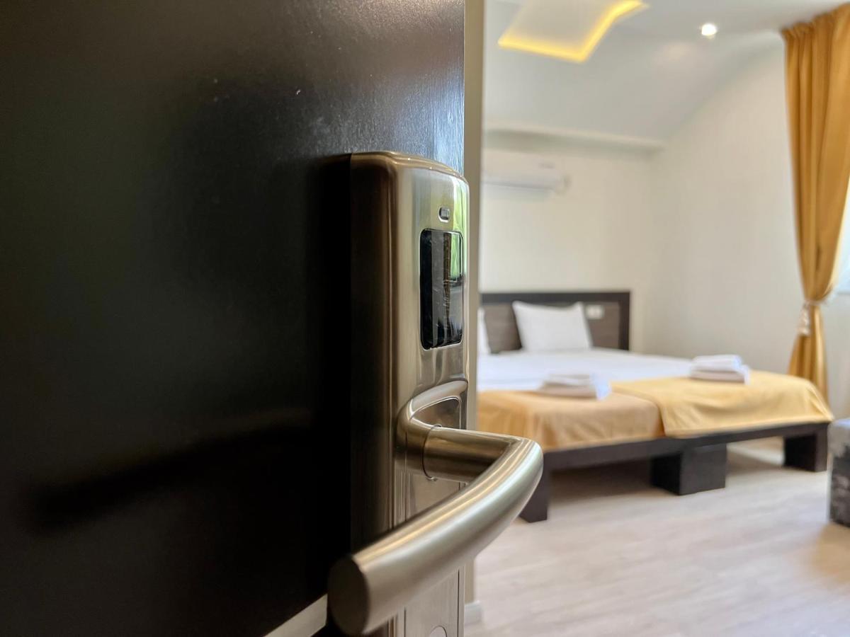Side One Design Hotel Garni Belgrade Exterior photo
