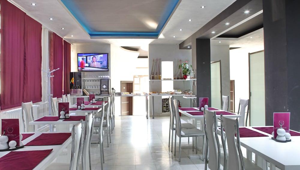Side One Design Hotel Garni Belgrade Exterior photo